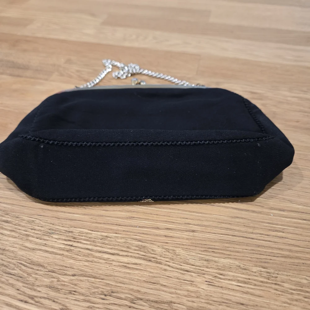 Vintage East German Black Floral Petit Pointe Kisslock Evening Bag - Picture 8 of 8